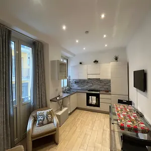 https://darias-house-taormina.sicilyhotelsitaly.net