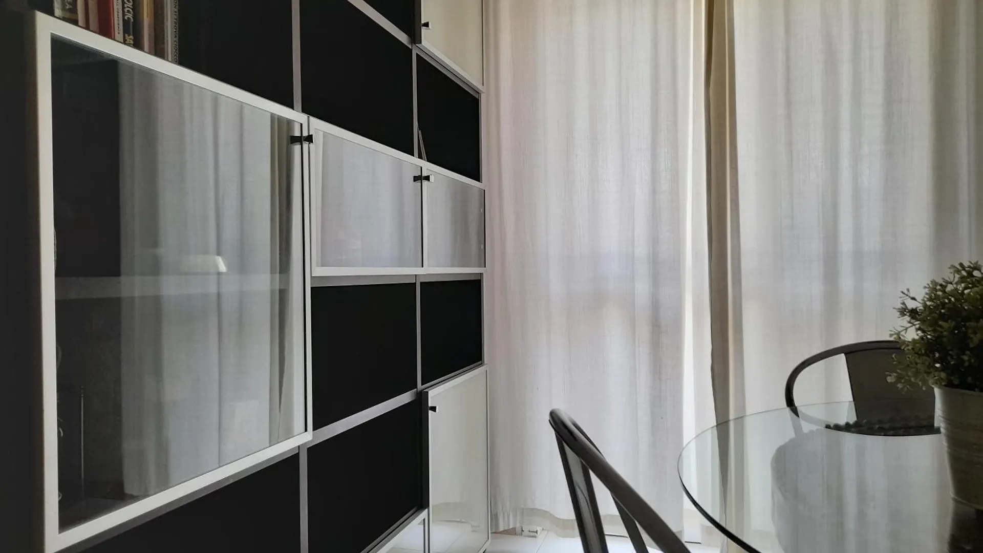 Appartamento Lora Como 0*,  Italy
